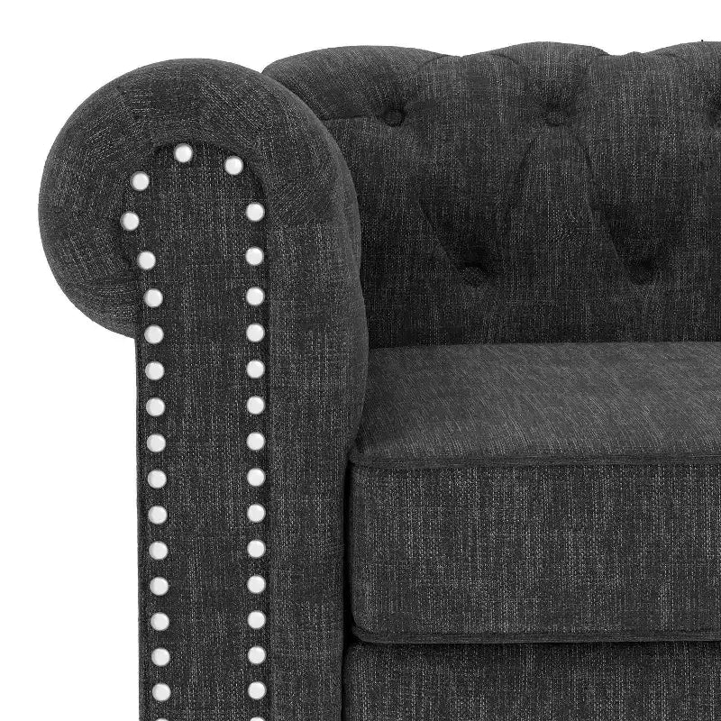 Divano Chesterfield in lino con bottoni capitonné, borchie e gambe in legno massello per soggiorno-Morden Fort