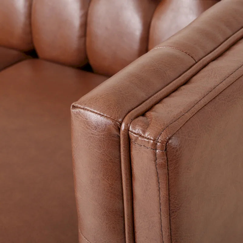 Divano a 3 Posti Contemporaneo in Similpelle con Bottoni Trapuntati e Gambe in Legno di Betulla – Marrone Scuro / Cognac / Midnight, Posti a Sedere: 3
