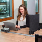Stand Up Desk Store ReFocus Pannello Divisorio Acustico Autoportante per Scrivania con Riduzione del Rumore e della Distrazione, Montato per la Privacy