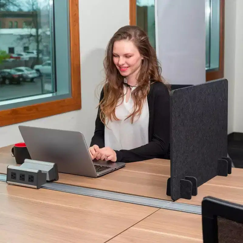 Stand Up Desk Store ReFocus Pannello Divisorio Acustico Autoportante per Scrivania con Riduzione del Rumore e della Distrazione, Montato per la Privacy