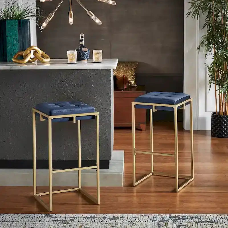 Sgabello da Bar Senza Schienale in Velluto con Bottoni, Base e Poggiapiedi in Metallo Dorato – Beige / Blu / Verde, Altezza Bancone / Bar
