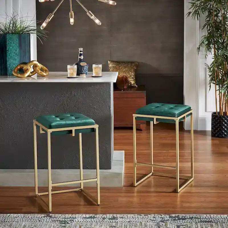 Sgabello da Bar Senza Schienale in Velluto con Bottoni, Base e Poggiapiedi in Metallo Dorato – Beige / Blu / Verde, Altezza Bancone / Bar