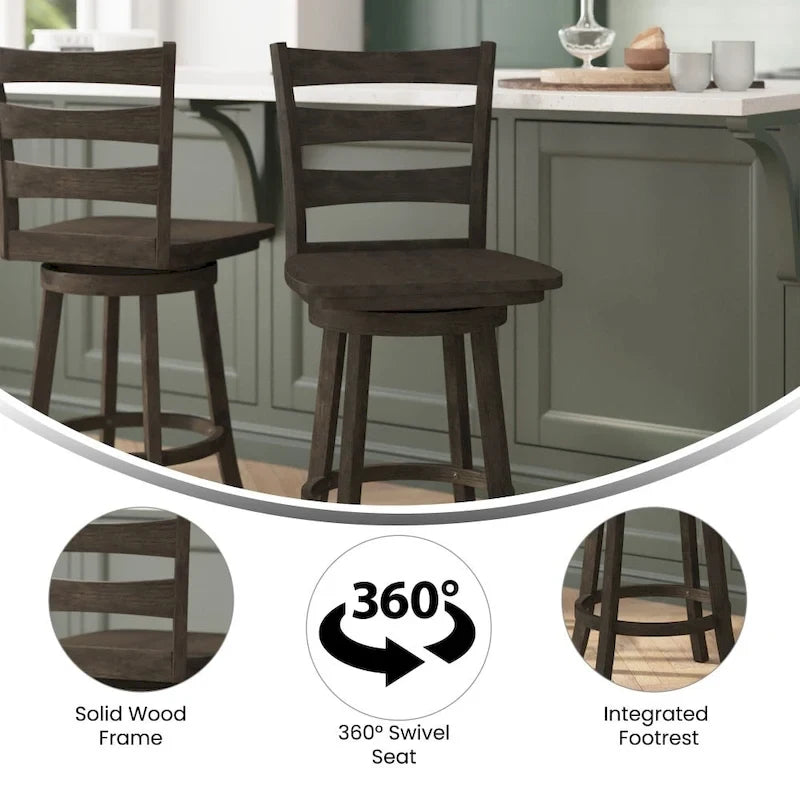 Sgabello da bancone girevole a 360° con schienale a pioli, poggiapiedi e struttura in legno massiccio – Noce grigio slavato / Bianco slavato, singolo
