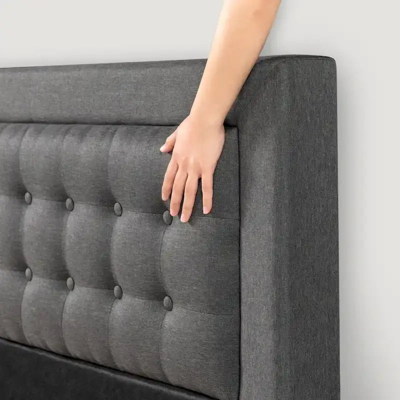 Letto a piattaforma imbottito con bottoni, base a doghe in legno – Grigio scuro, California King, 2 posti letto