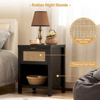 Comodino a cassetto in rattan stile rustico con ripiano aperto e gambe in legno massello – Nero / Rovere chiaro / Rovere, Singolo