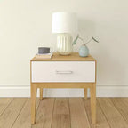 Comodino in legno Duo Plank+Beam con 1 cassetto, tavolino in legno per camera da letto, comodino, bianco/betulla