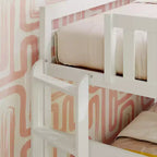 Letto a castello Max & Lily con scaletta laterale e letto estraibile, struttura letto a una piazza e mezzo per bambini