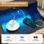 Comodino in Rattan con Luci LED e Stazione di Ricarica, Tavolino da Notte Nero con 2 Cassetti per Camera da Letto, Soggiorno, Dormitorio