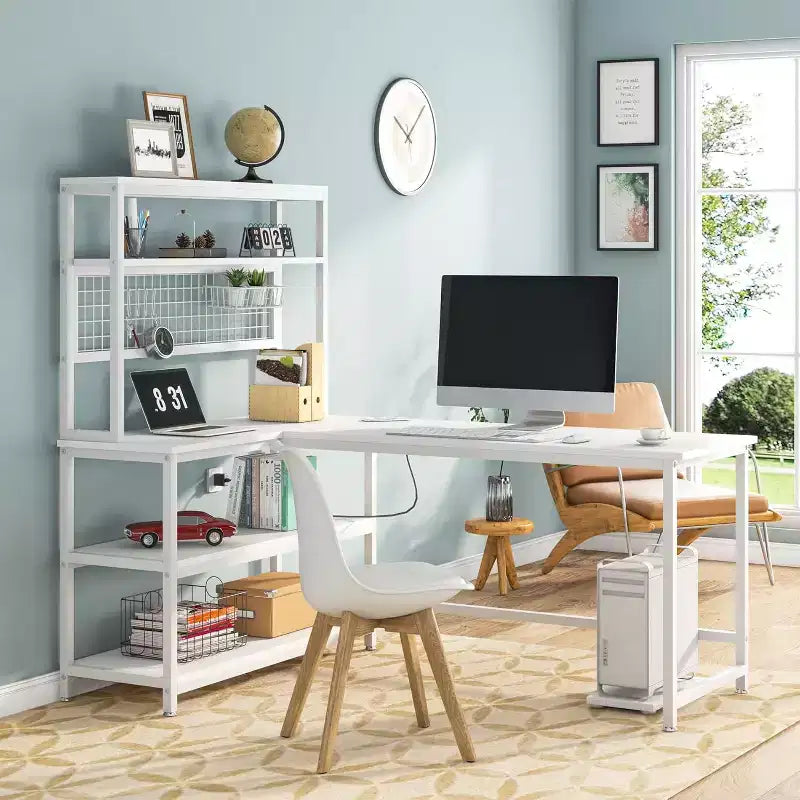 Scrivania grande per computer Tribesigns 55.11 con ricarica wireless e 5 ripiani contenitori