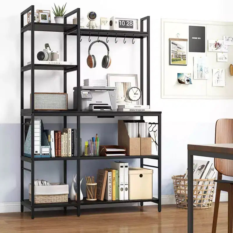Costway Scaffale per Panettieri a 5 Livelli Tavolo da Bar per Caffè con 10 Ganci a S e Prese di Corrente Marrone Rustico/Nero