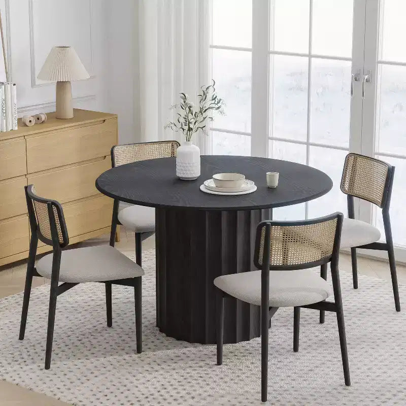 Tavolo da pranzo rotondo Dovelina, stile metà secolo, con base di design