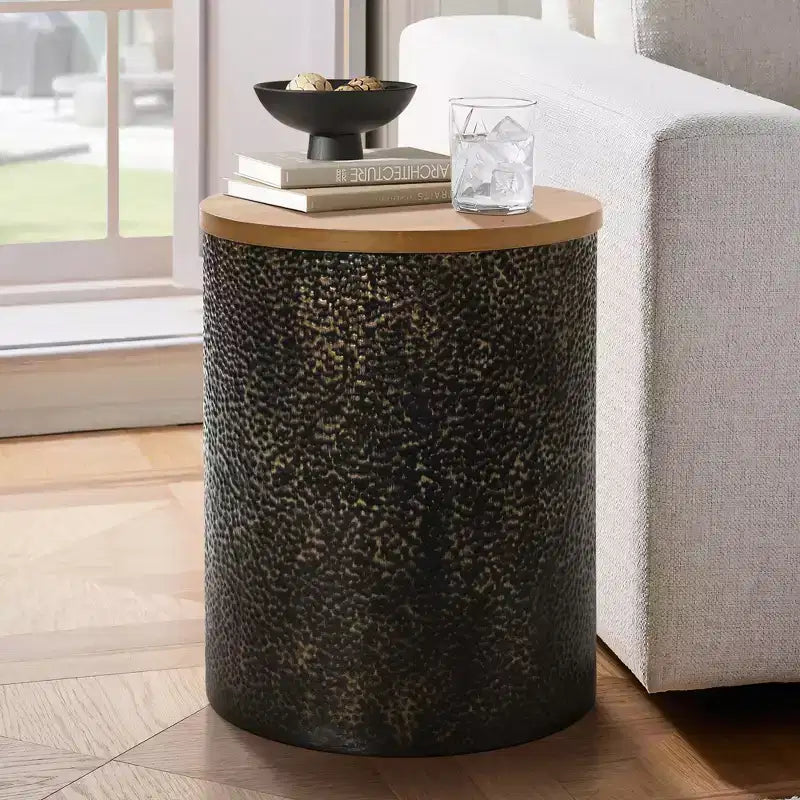 LuxenHome 20,3 Tavolino rotondo, Tavolino in ferro con ripiano in legno, Martellato nero e oro, Piccolo tavolino per soggiorno, camera da letto, divano Multicolore