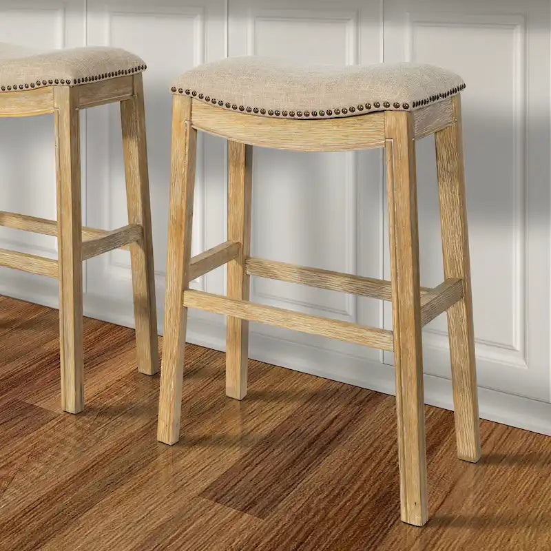 Sgabello da Bar Senza Schienale con Seduta Imbottita e Borchie – Legno Naturale Invecchiato / Espresso Consumato, Altezza Bancone / Bar, Singolo