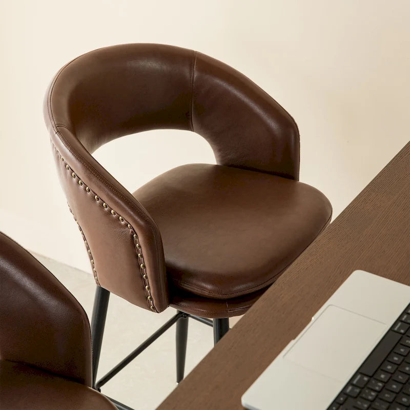 Sgabello da bar in similpelle stile moderno di metà secolo con borchie e gambe in metallo – Nero / Marrone