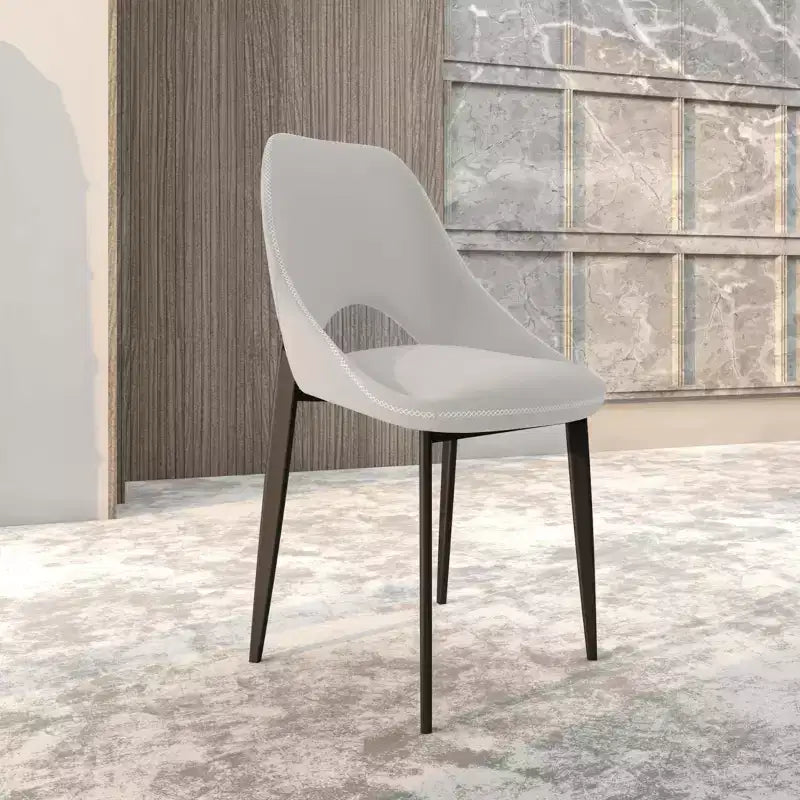 LeisureMod Amalfi Collection Sedie da Pranzo Imbottite Set da 2 Design Curvo con Schienale Aperto e Gambe in Ferro Verniciato a Polvere per Cucina e Sala da Pranzo