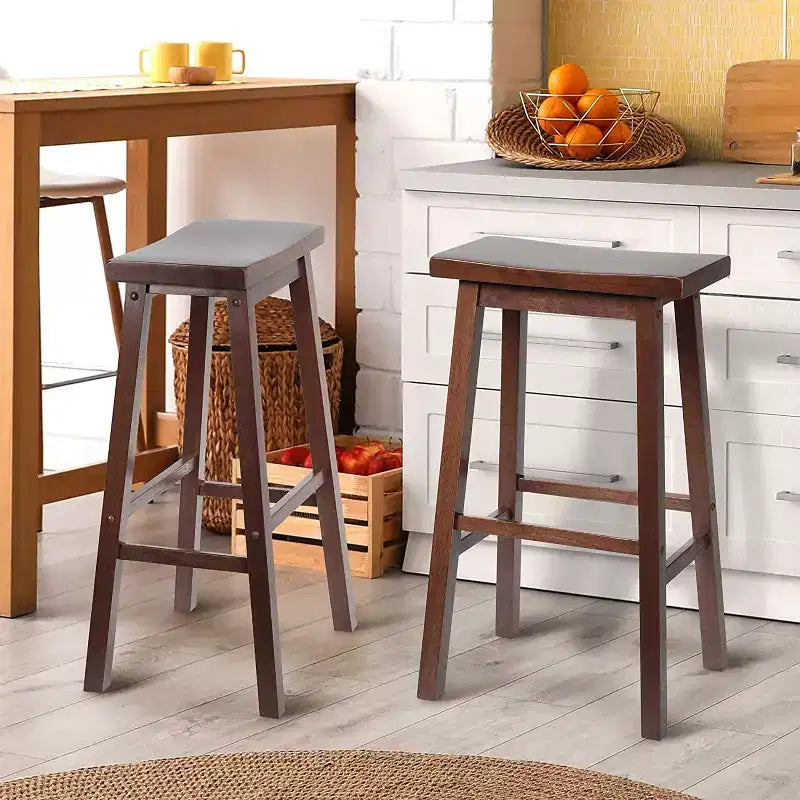 Sgabelli alti da cucina PJ Wood Classic con seduta a sella da 74 cm