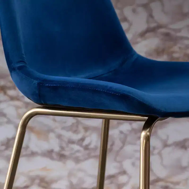 Sgabello da bancone moderno in velluto Roundhill Furniture Aufurr 26,50, blu, set da 2