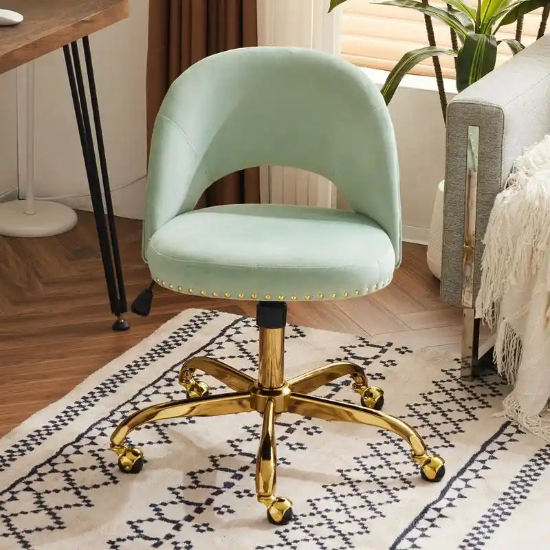 Sedia da Ufficio Girevole in Velluto con Schienale Aperto, Braccioli Inclinati e Base Dorata a 5 Ruote – Verde / Viola Chiaro / Rosa / Verde Menta / Nero / Blu / Grigio / Bianco / Bianco Teddy, Singola