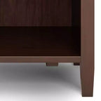 Comodino Norfolk - WyndenHall: Legno massello, 2 cassetti, vano a giorno